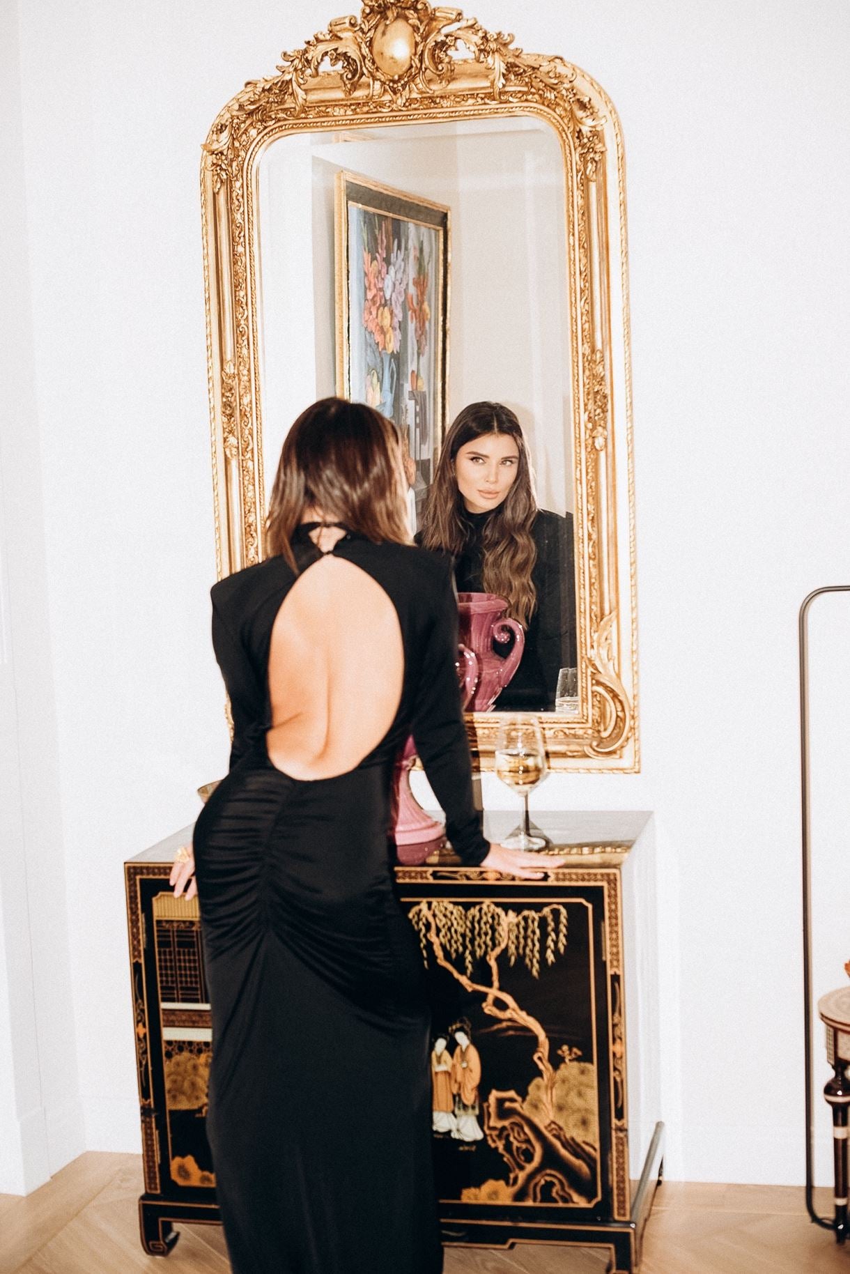 Long dress with open back, black
