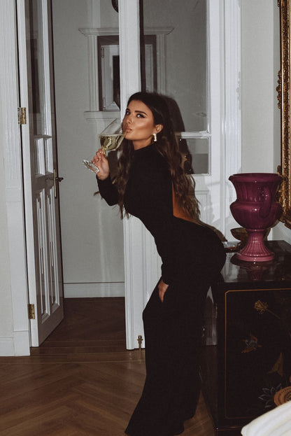 Long dress with open back, black