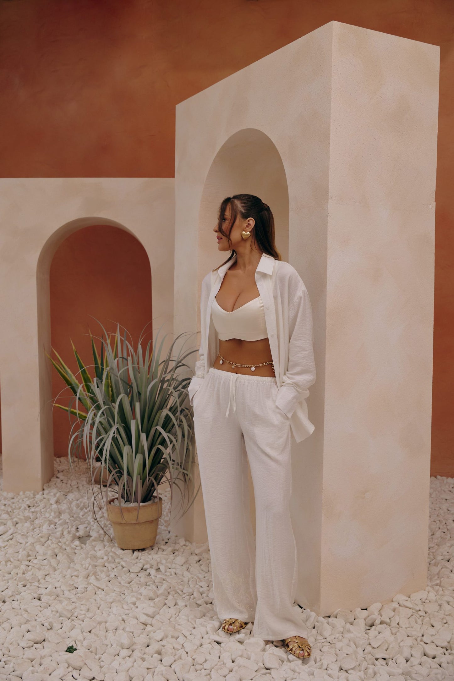 Linen elastic-waist trousers with tonal embroidery