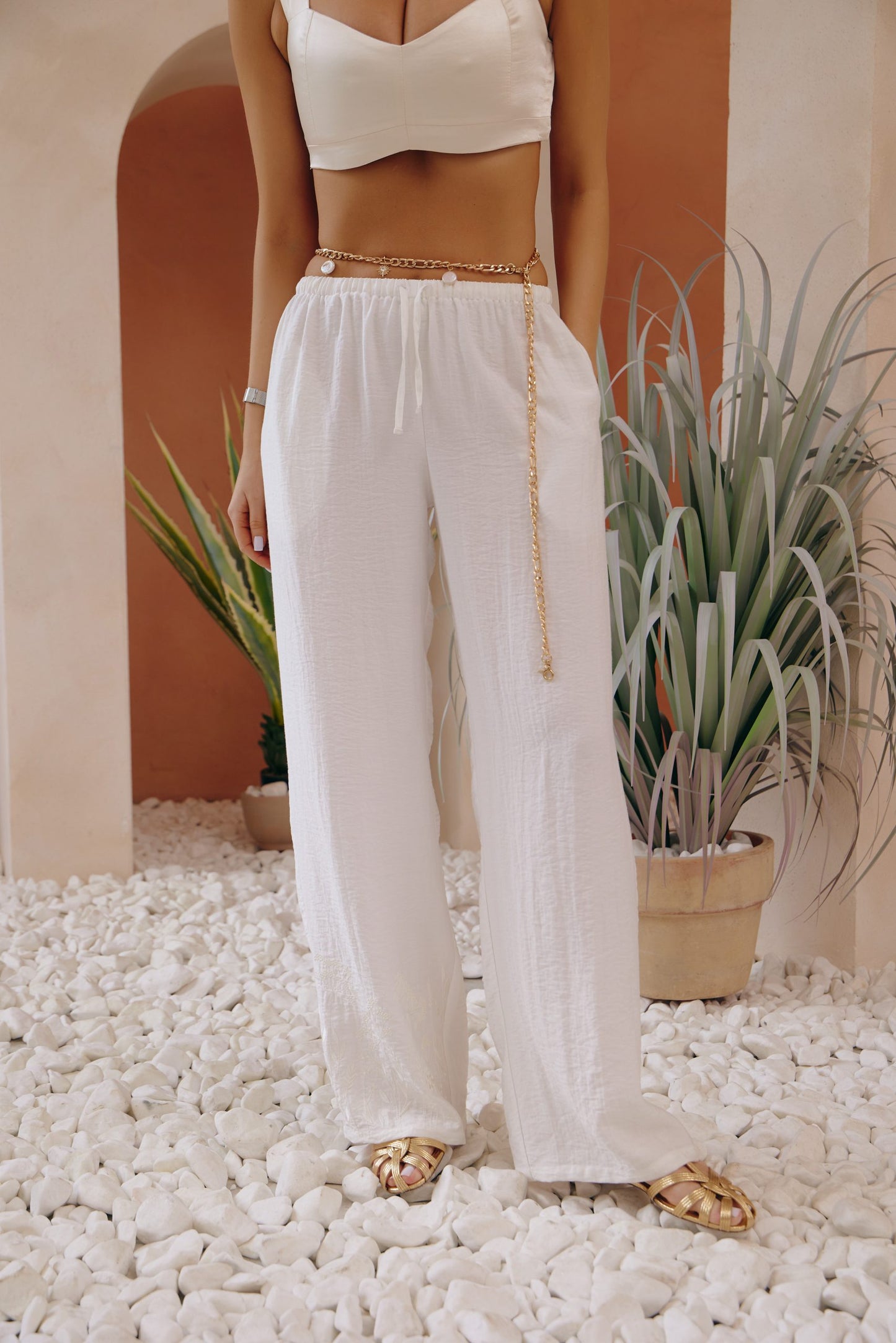 Linen elastic-waist trousers with tonal embroidery
