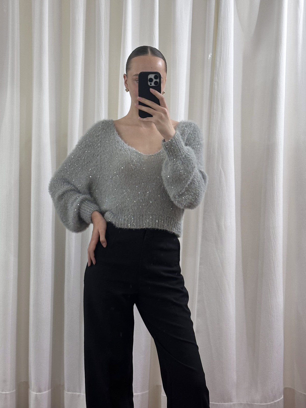 Светр із паєтками та V-подібним вирізом, Сірий — Aura Atelier
