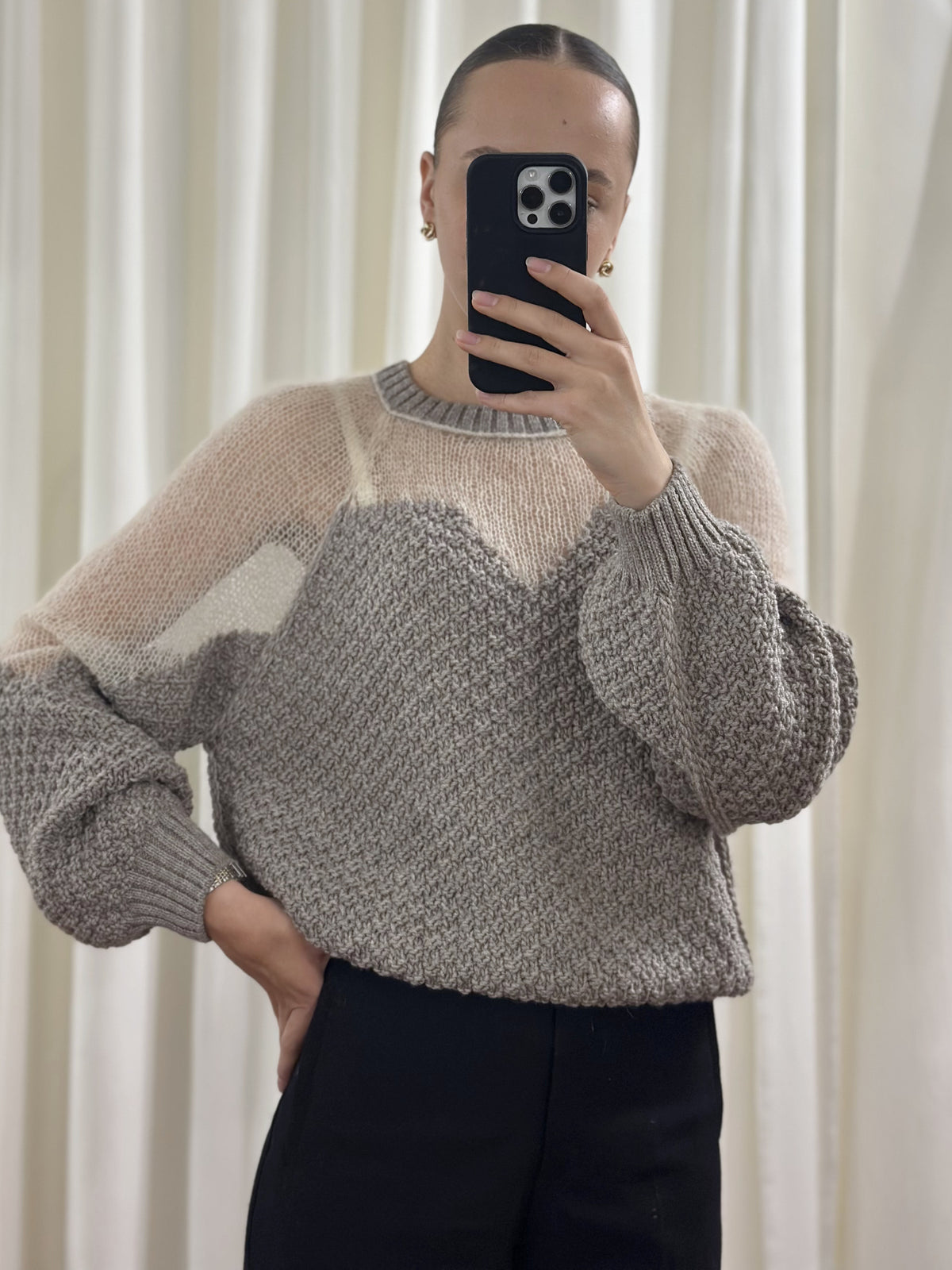Комбінований светр із контрастною кокеткою, Сірий / молочний — Aura Atelier